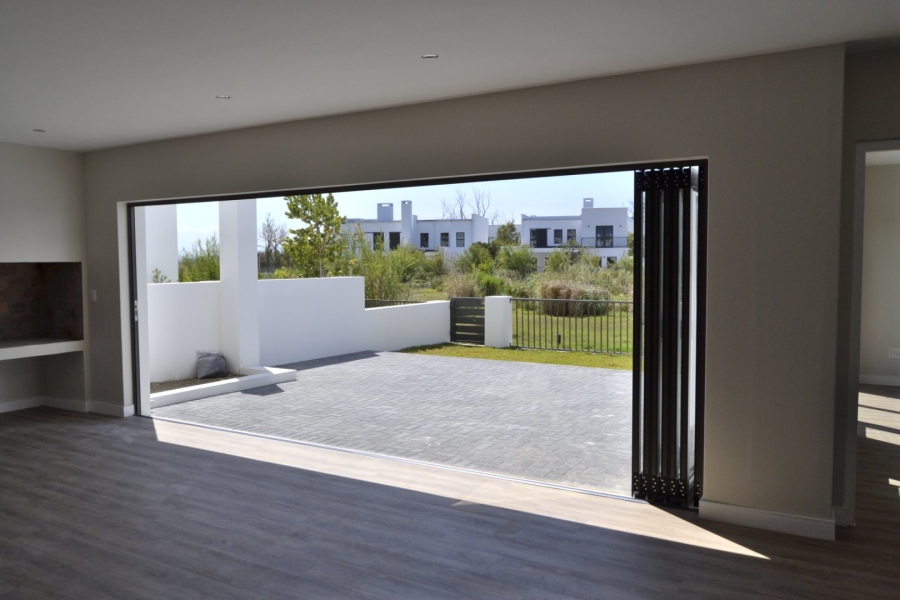 4 Bedroom Property for Sale in Croydon Gardens Estate Western Cape